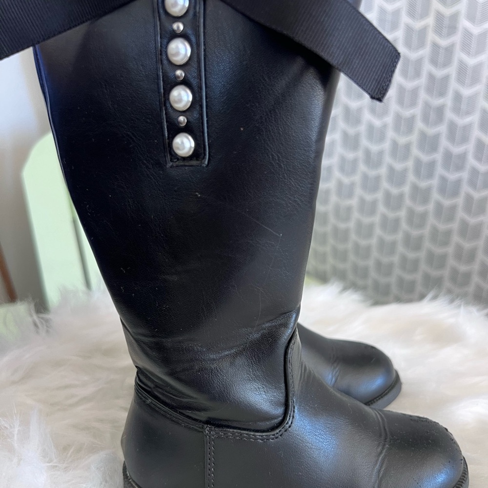 Girls riding boots